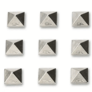 STUD SNOWBOARD PYRAMID PLATEADOS DAKINE